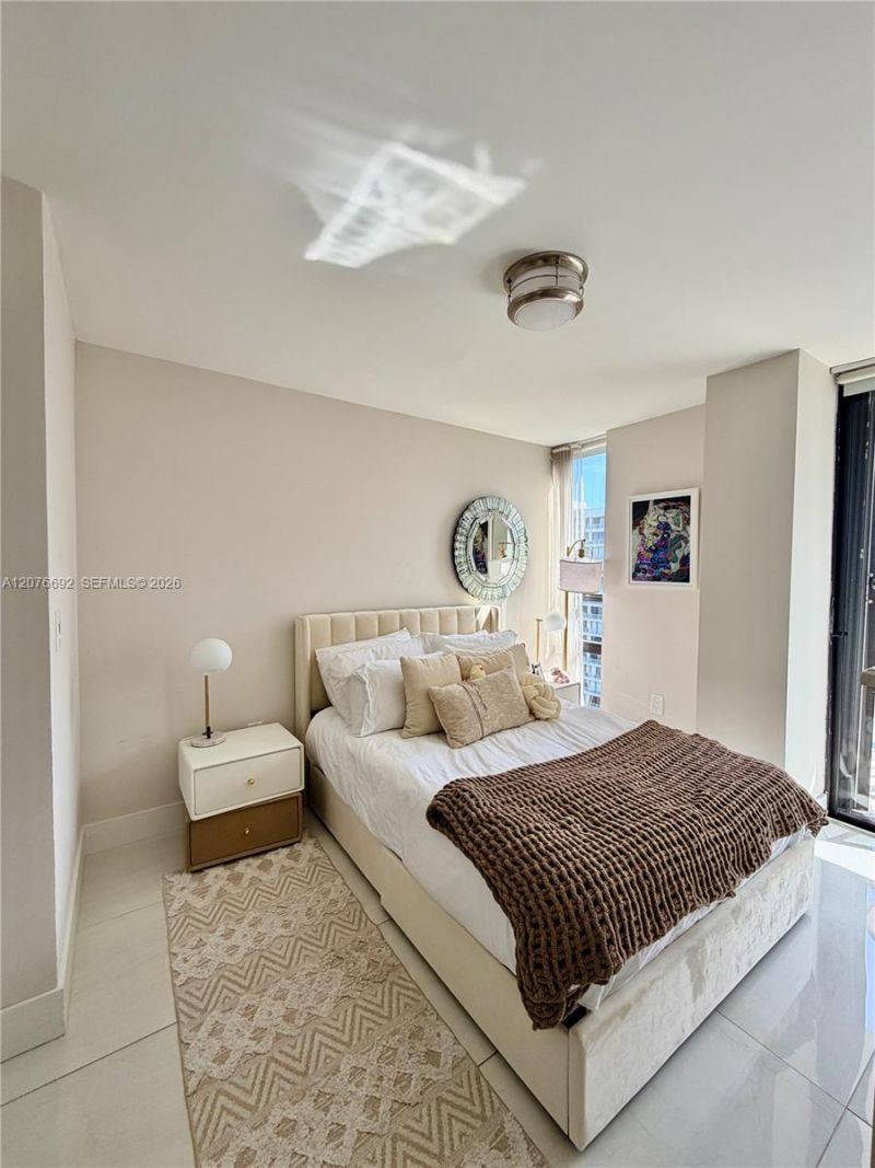 1450 Brickell Bay Dr, Unit 1410, Miami, FL 33131 Photo