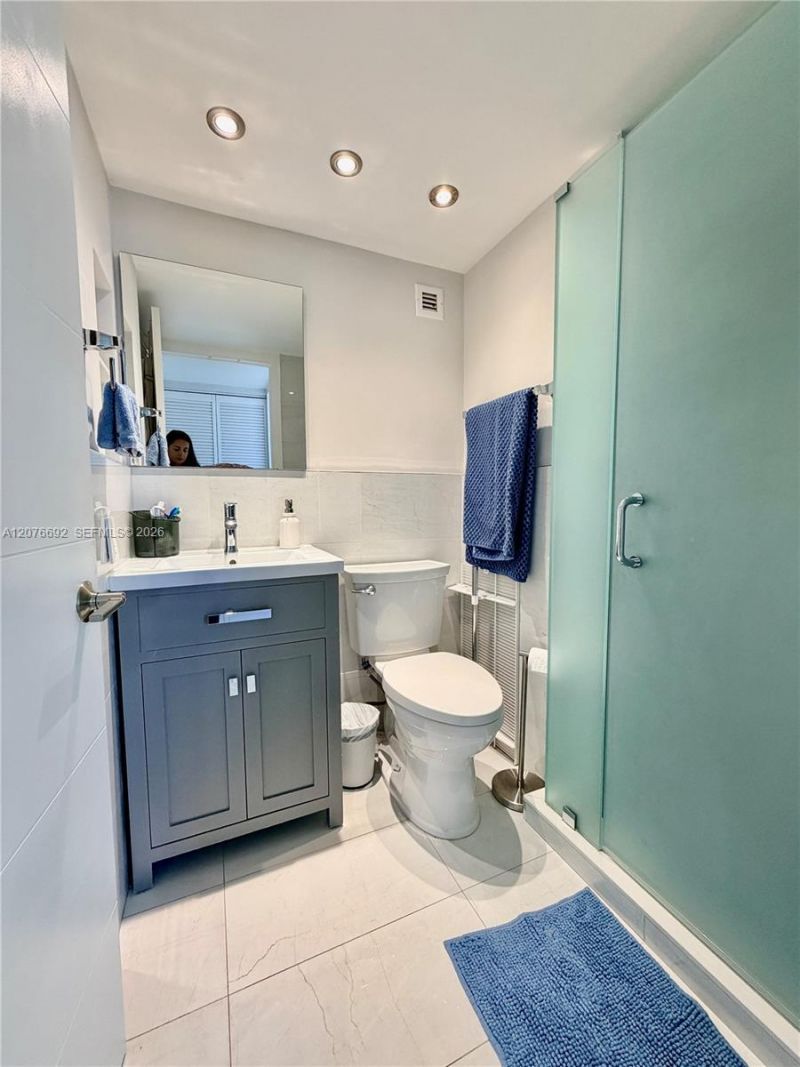 1450 Brickell Bay Dr, Unit 1410, Miami, FL 33131 Photo