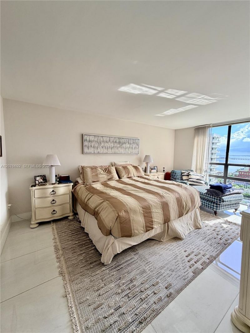 1450 Brickell Bay Dr, Unit 1410, Miami, FL 33131 Photo