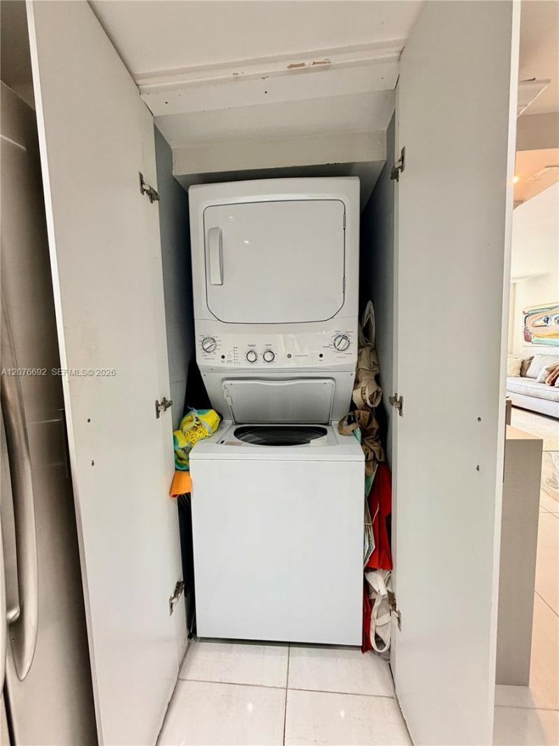 1450 Brickell Bay Dr, Unit 1410, Miami, FL 33131 Photo