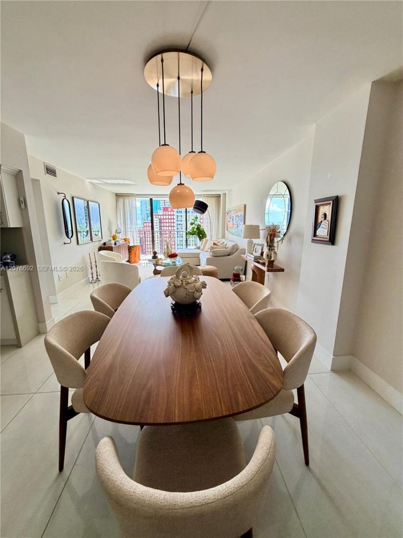 1450 Brickell Bay Dr, Unit 1410, Miami, FL 33131 Photo
