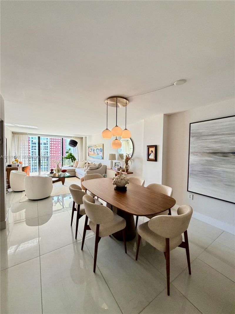 1450 Brickell Bay Dr, Unit 1410, Miami, FL 33131 Photo