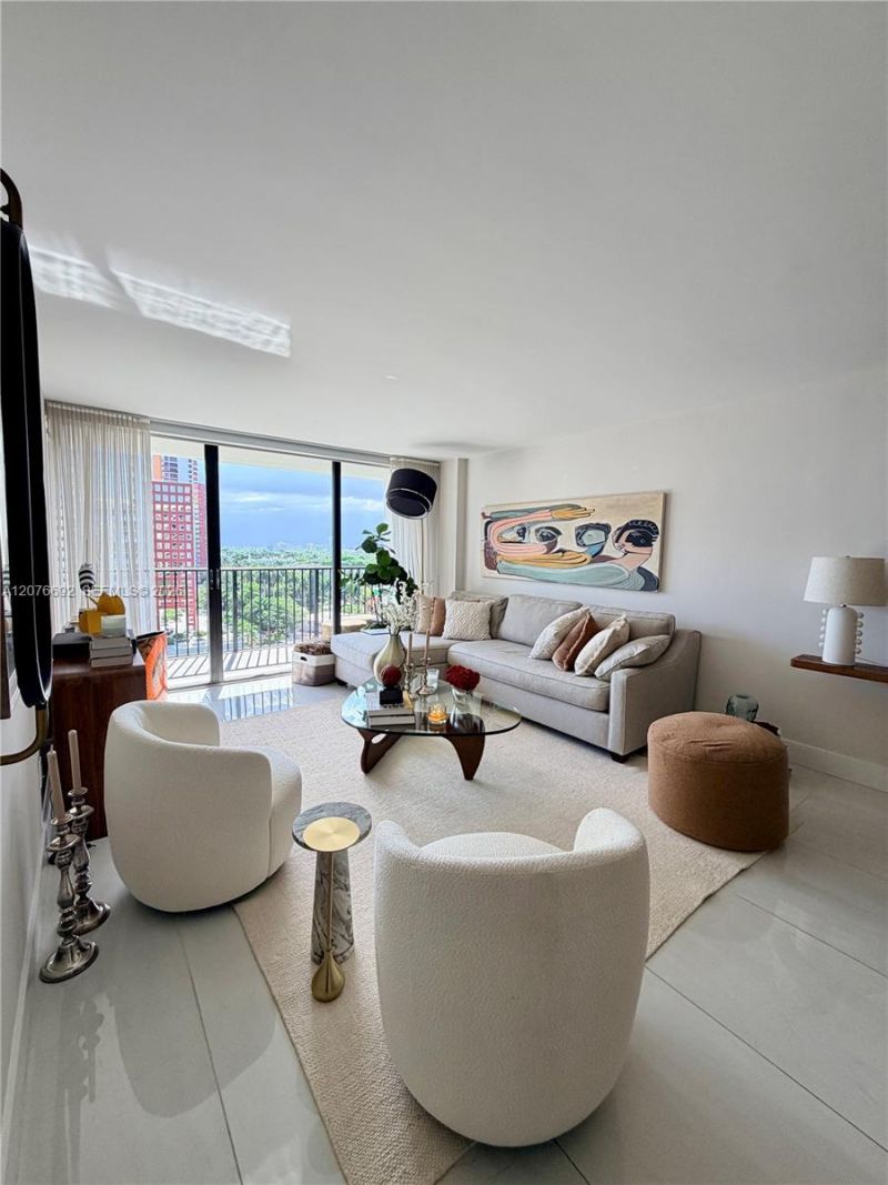 1450 Brickell Bay Dr, Unit 1410, Miami, FL 33131 Photo