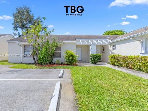 886 NE 214th Ln , Unit 4, Miami, FL 33179