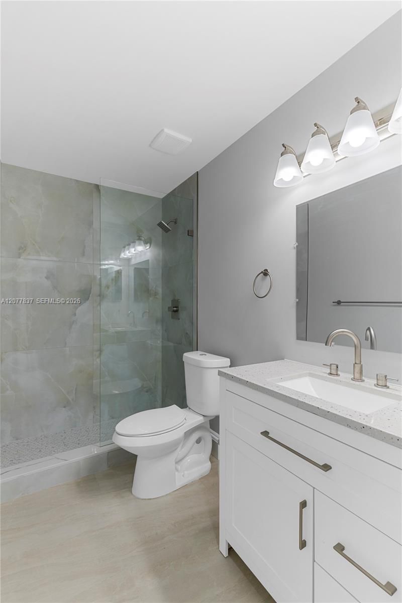 886 NE 214th Ln , Unit 4, Miami, FL 33179 Photo