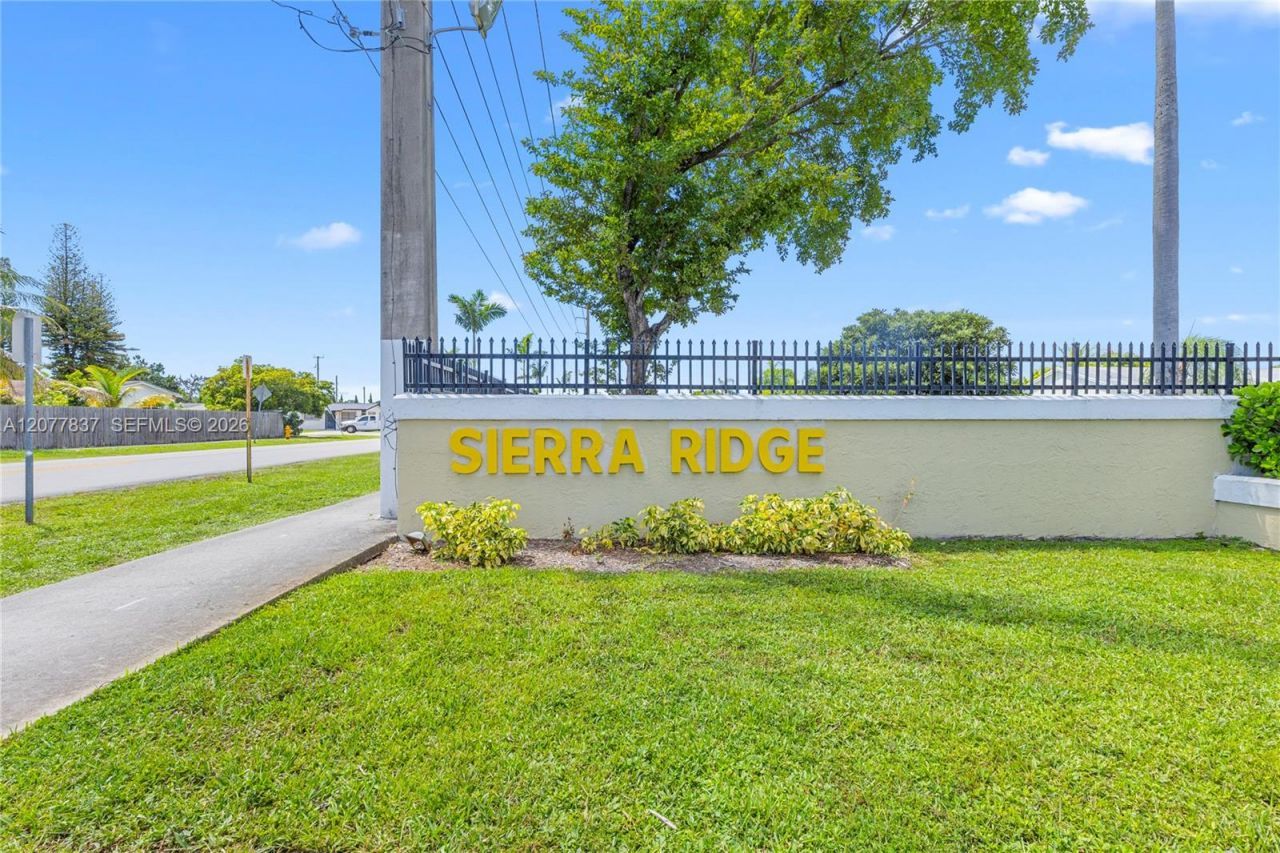 886 NE 214th Ln , Unit 4, Miami, FL 33179 Photo