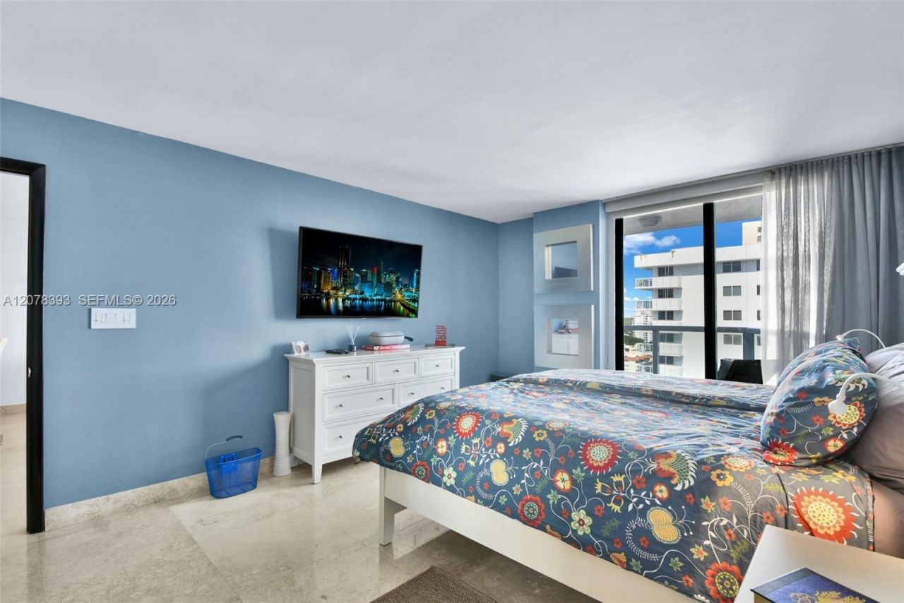 2401 Collins Ave, Unit 1711, Miami Beach, FL 33140 Photo