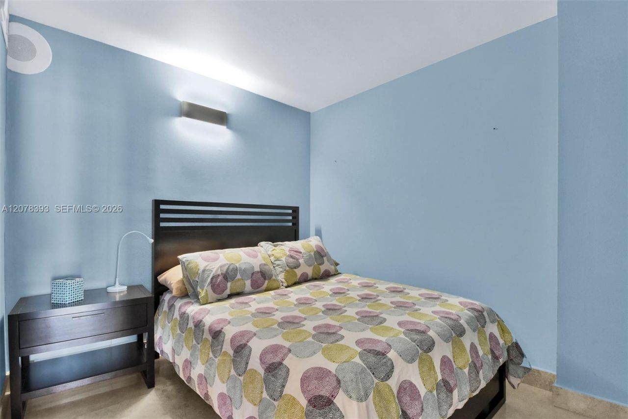 2401 Collins Ave, Unit 1711, Miami Beach, FL 33140 Photo