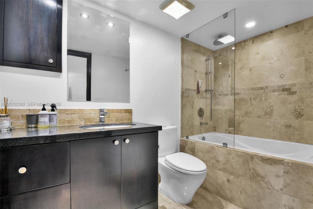 2401 Collins Ave, Unit 1711, Miami Beach, FL 33140 Photo