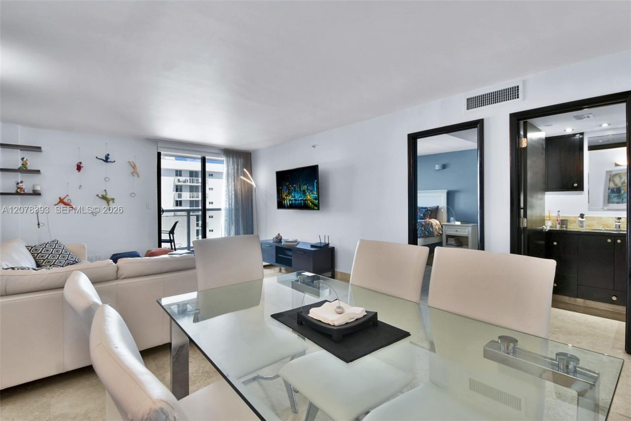 2401 Collins Ave, Unit 1711, Miami Beach, FL 33140 Photo