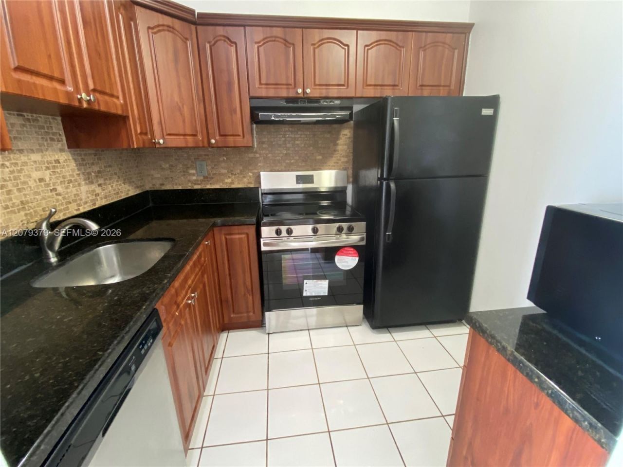 488 NW 165th St Rd, Unit B-415, Miami, FL 33169 Photo