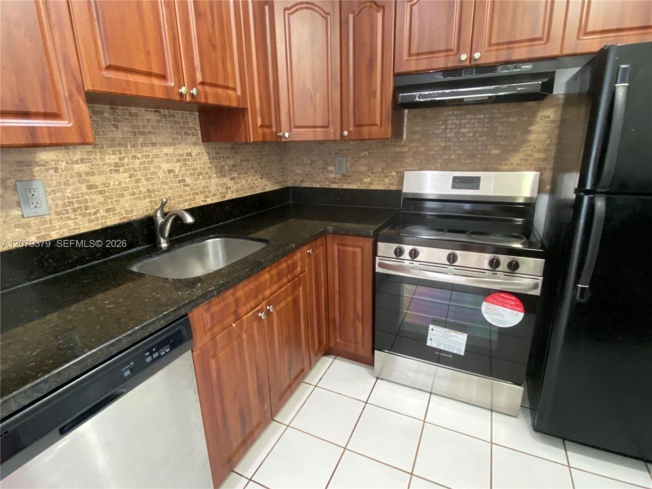 488 NW 165th St Rd, Unit B-415, Miami, FL 33169 Photo