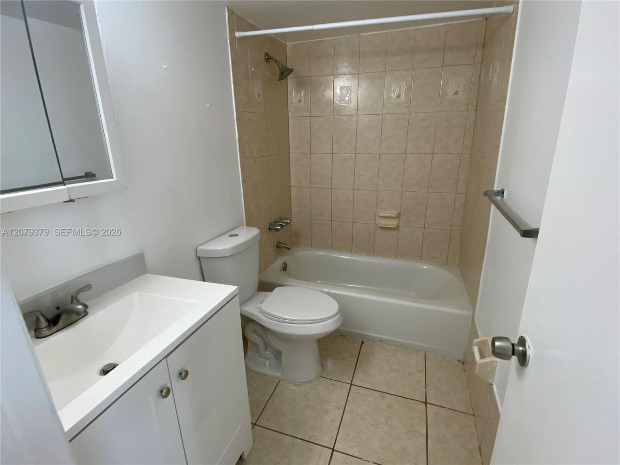 488 NW 165th St Rd, Unit B-415, Miami, FL 33169 Photo