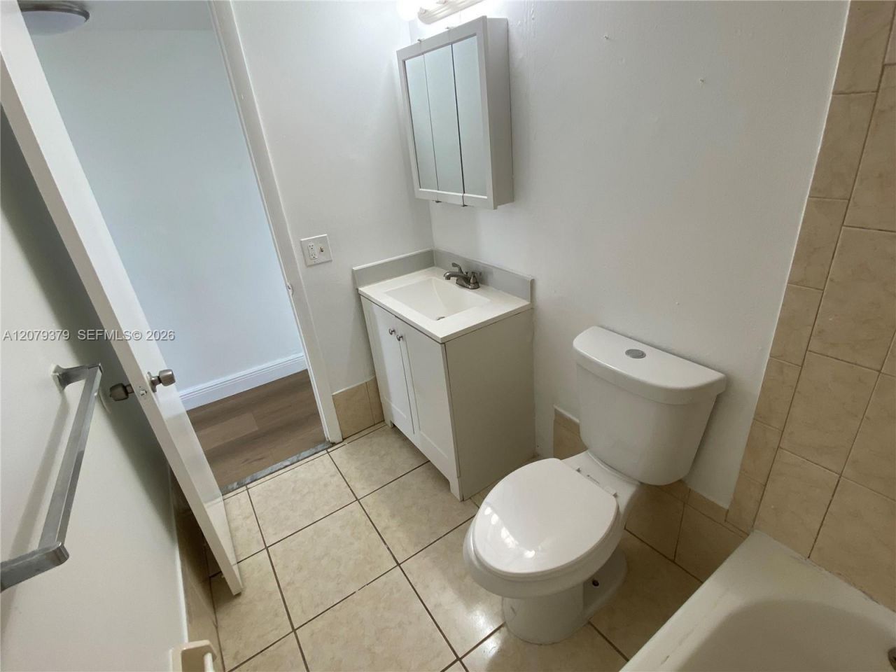 488 NW 165th St Rd, Unit B-415, Miami, FL 33169 Photo