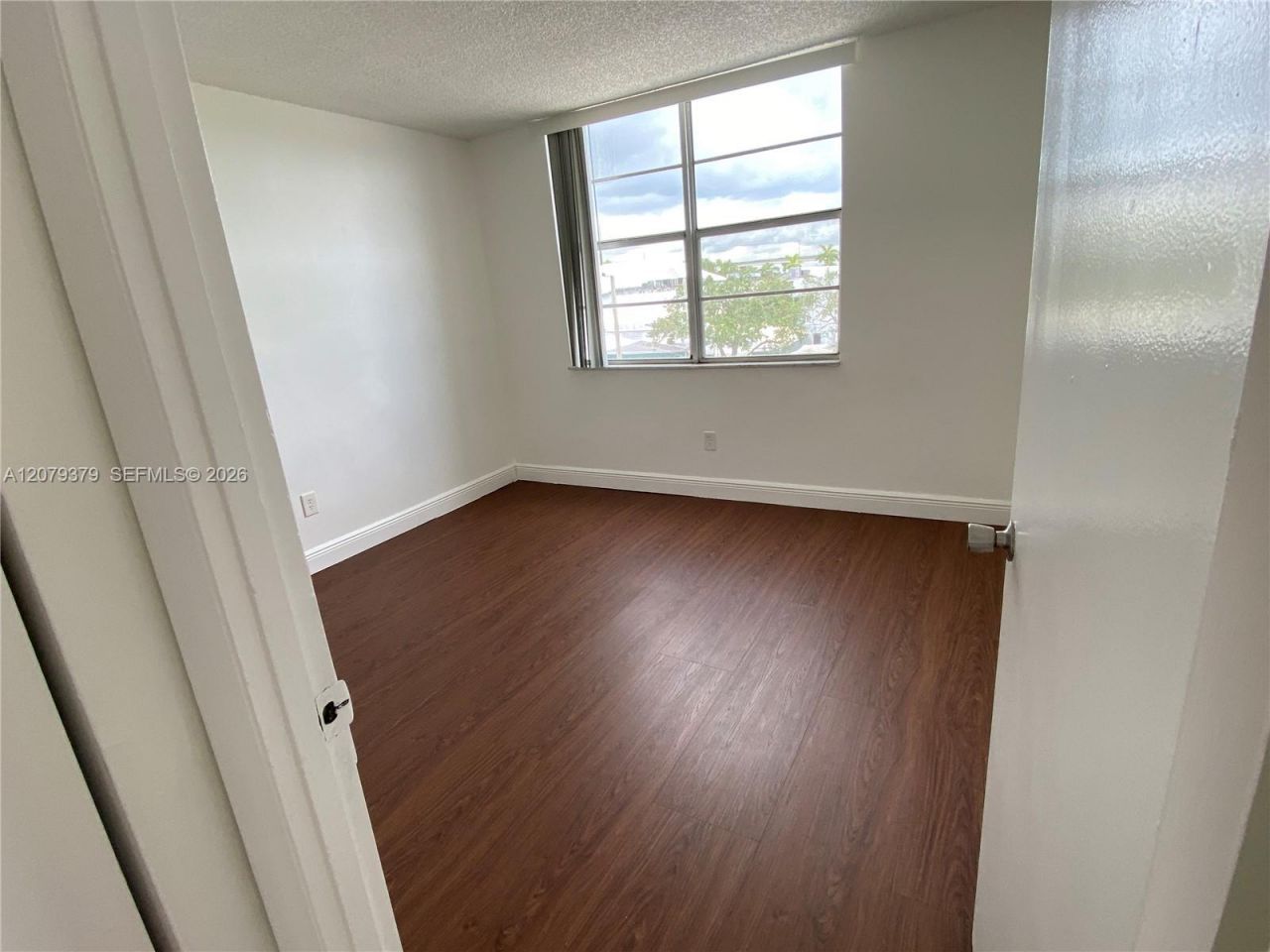 488 NW 165th St Rd, Unit B-415, Miami, FL 33169 Photo