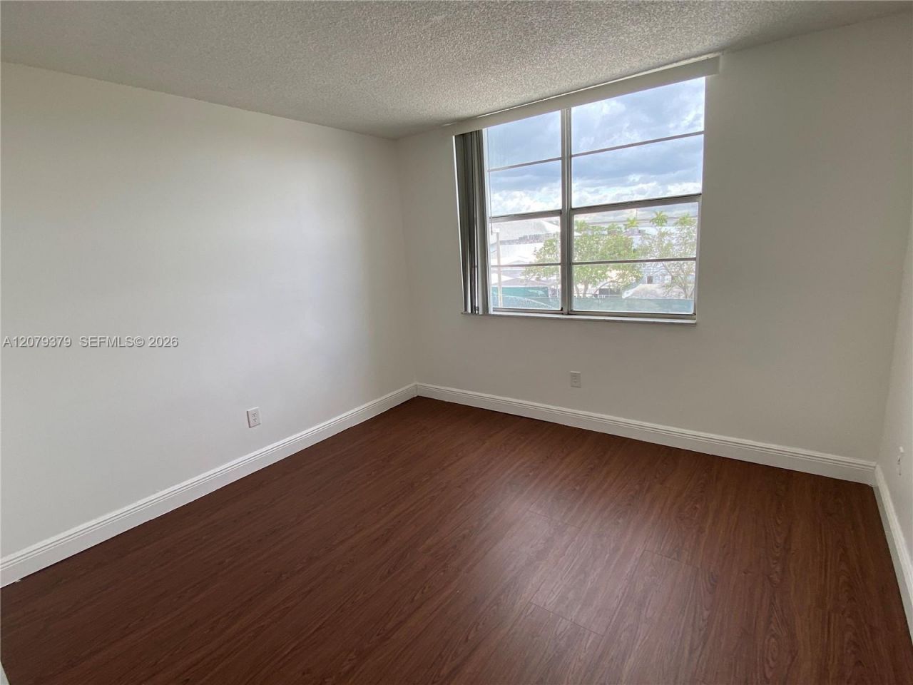 488 NW 165th St Rd, Unit B-415, Miami, FL 33169 Photo