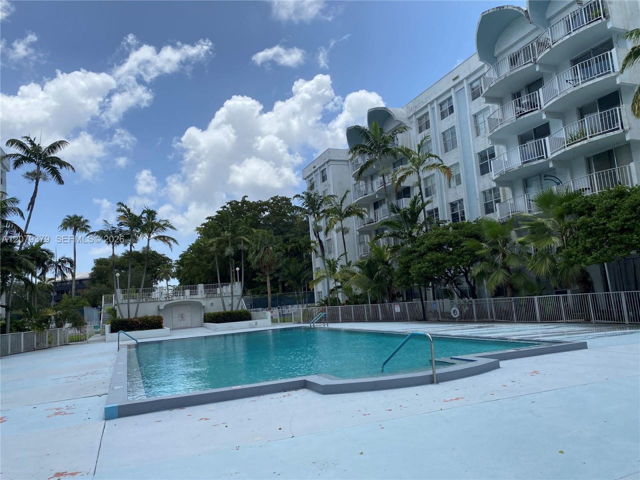 488 NW 165th St Rd, Unit B-415, Miami, FL 33169 Photo