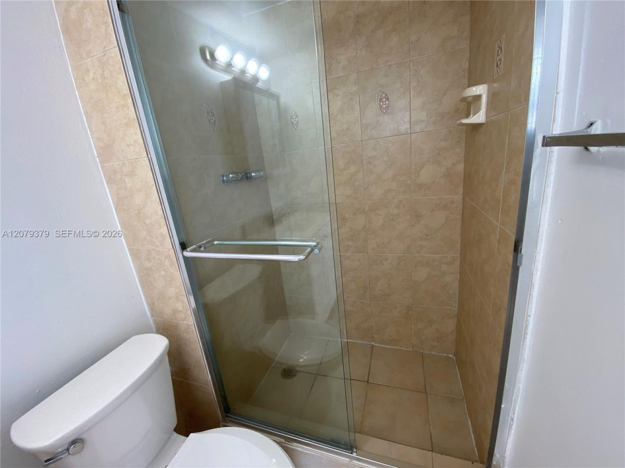 488 NW 165th St Rd, Unit B-415, Miami, FL 33169 Photo