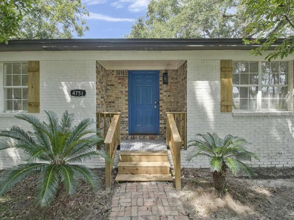 4751 W Spencer Field Rd, Pace, FL 32571