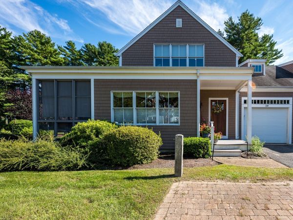 20 Hathaway Pond Circle, Unit 20, Rochester, MA 02770