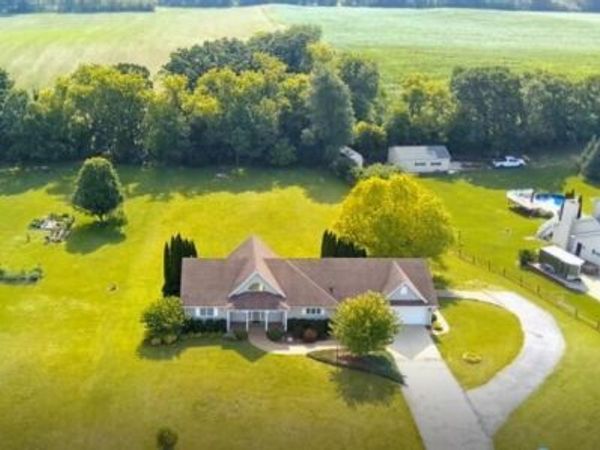 8651 Fieldstone COURT, Burlington, WI 53105