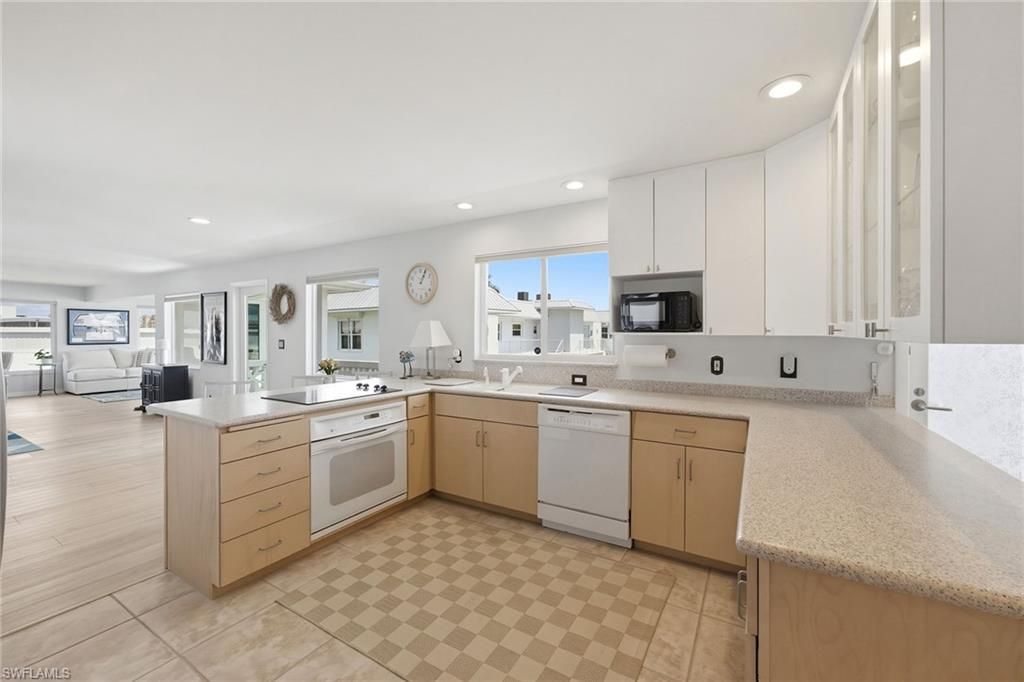 1100 8th Ave S, Unit 328H, Naples, FL 34102 Photo