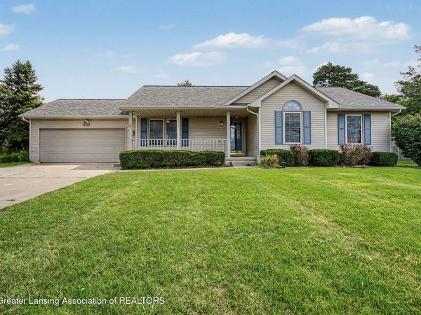 1815 S Canal Road, Lansing, MI 48917