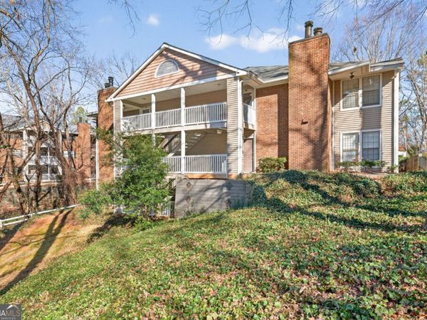201 Barrington Hills Drive, Atlanta, GA 30350