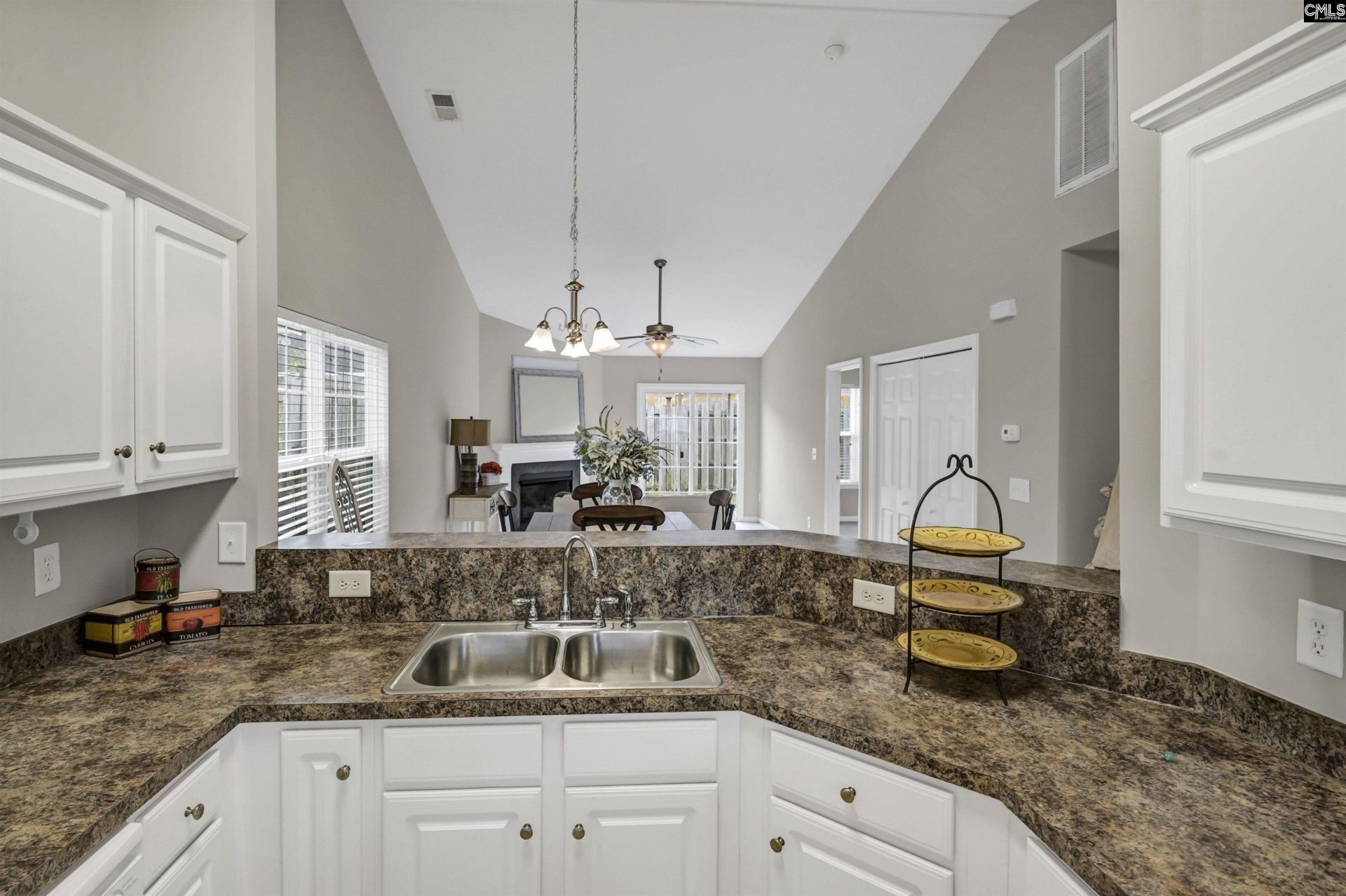 179 Courtside Drive Photo 7