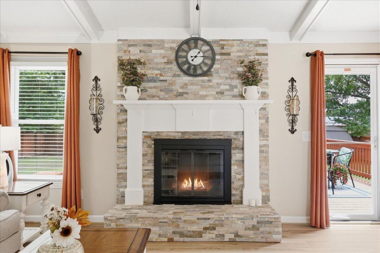 210 Trinity Place Photo 11