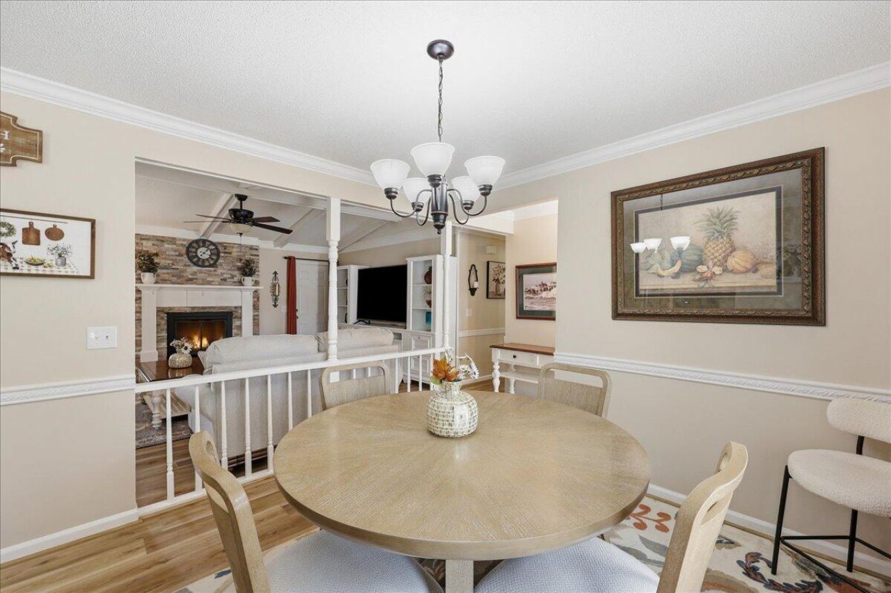 210 Trinity Place Photo 19
