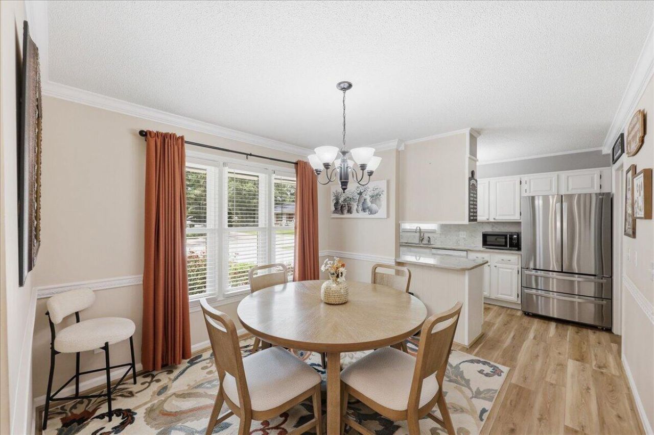 210 Trinity Place Photo 20