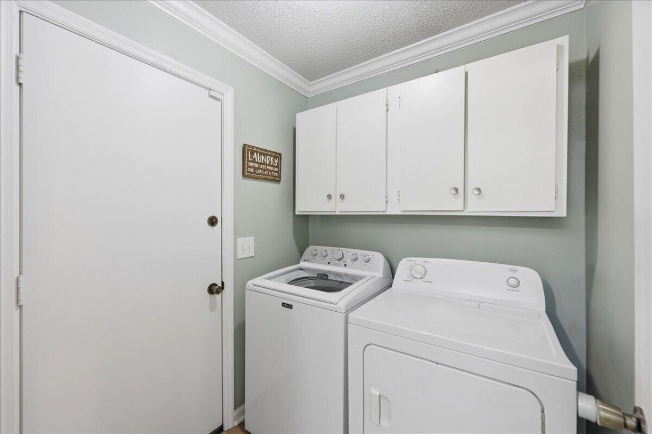 210 Trinity Place Photo 30