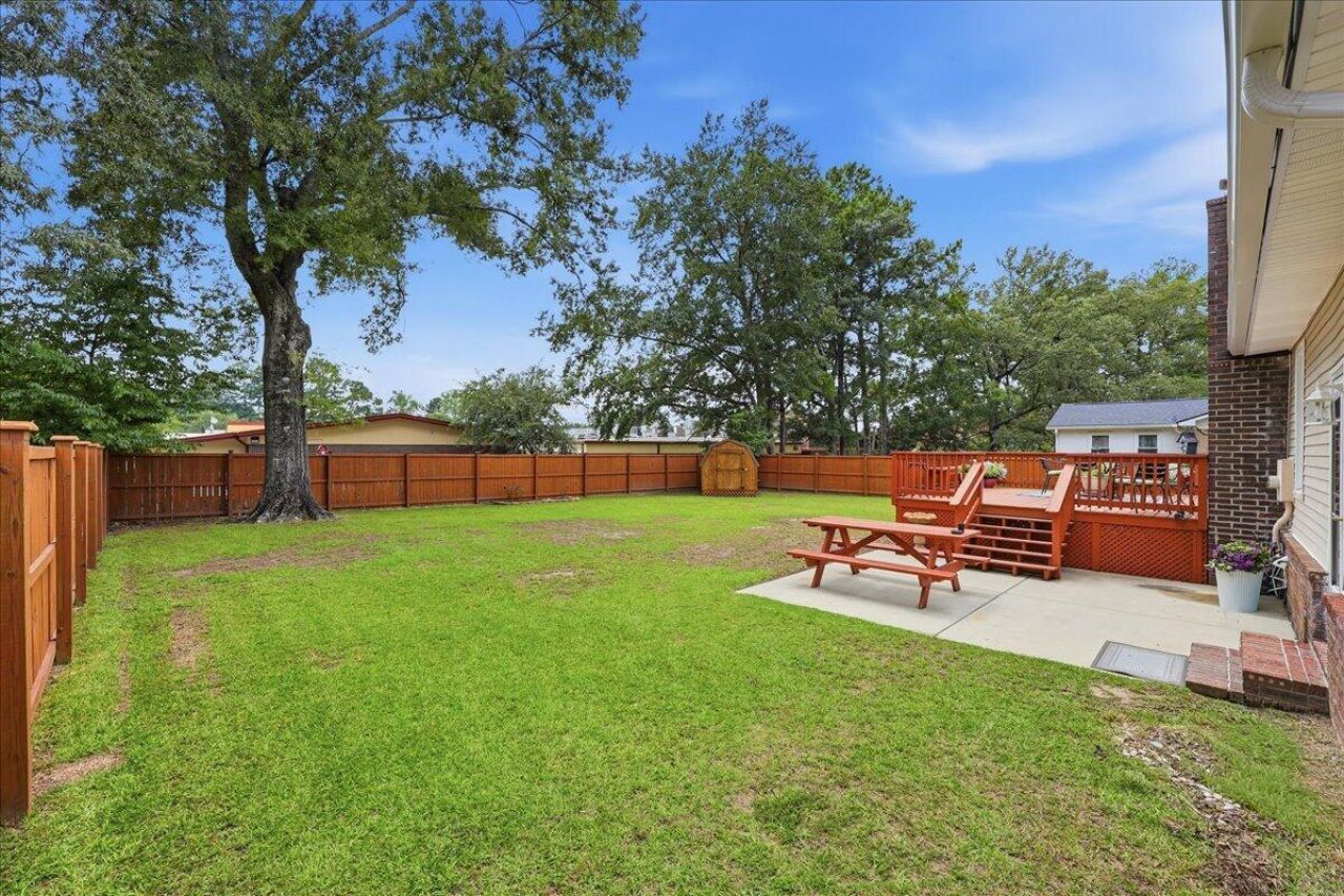 210 Trinity Place Photo 33