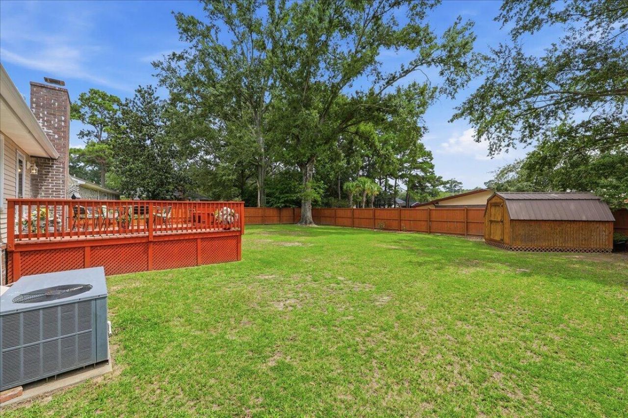 210 Trinity Place Photo 35