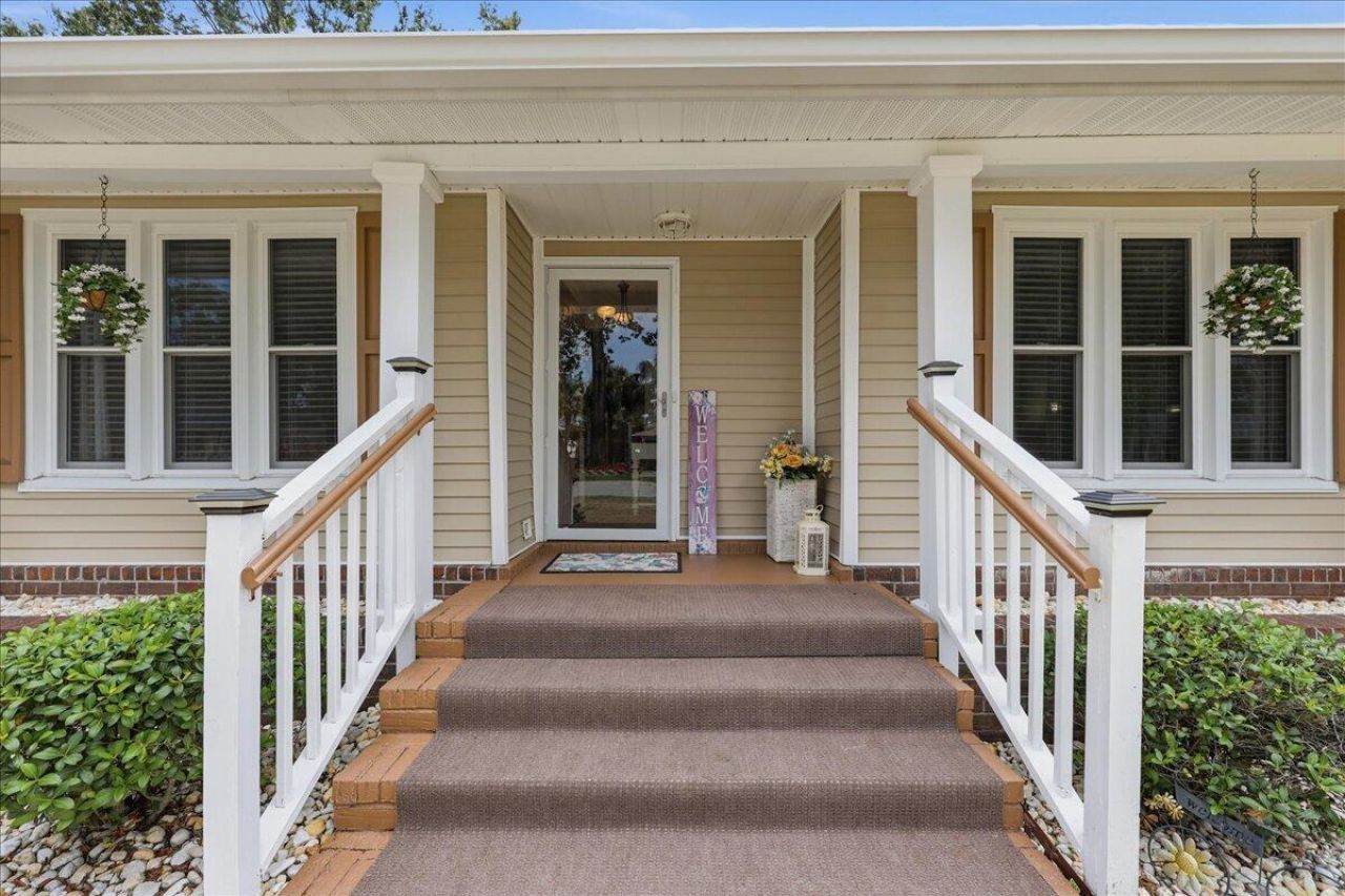 210 Trinity Place Photo 6