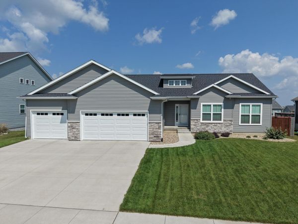 2807 Maple Grove Drive, Cedar Falls, IA 50613