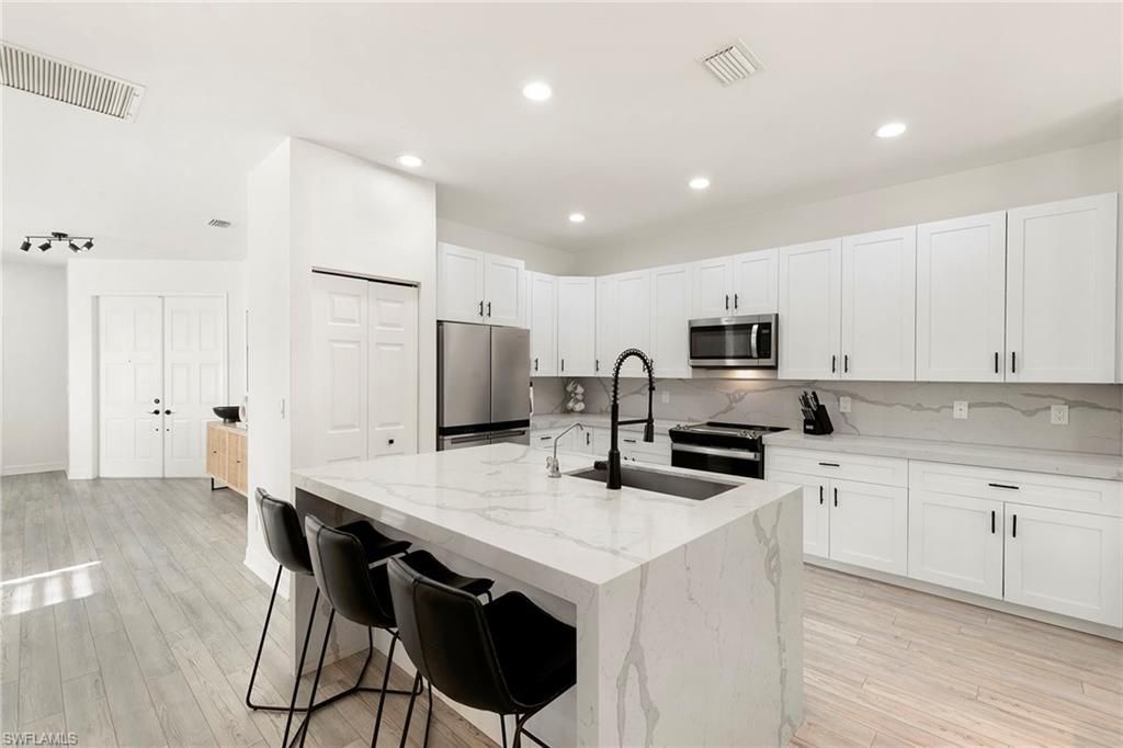 1380 Areca Cv , Naples, FL 34119 Photo