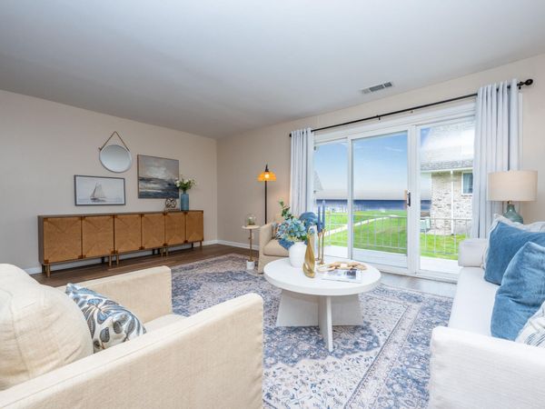 3618 Lakeshore Drive, Unit 8, St. Joseph, MI 49085