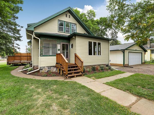 555 2nd Avenue NW, Milaca, MN 56353