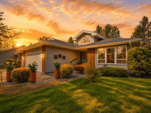 6424 N Royal Crescent Ln, Spokane, WA 99205