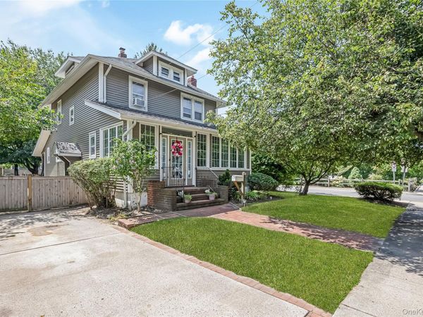 958 Thomas Avenue , Baldwin, NY 11510