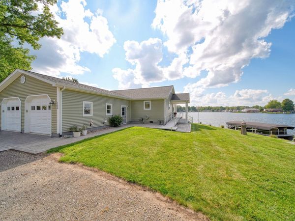 230 Cooks Landing, Michigan Center, MI 49254