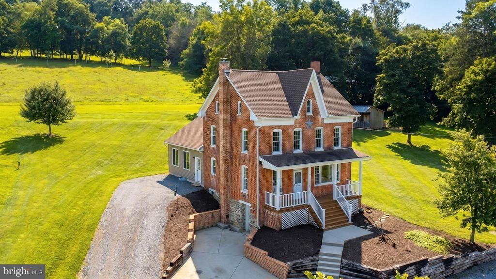 745 MEADOWVIEW DRIVE , RED LION, PA 17356