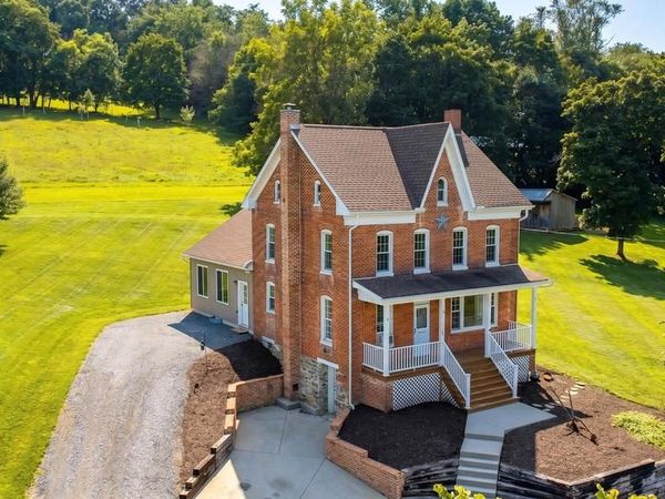 745 MEADOWVIEW DRIVE , RED LION, PA 17356