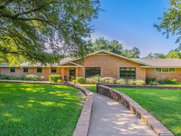 4936 Ridgeview Drive, Waco, TX 76710