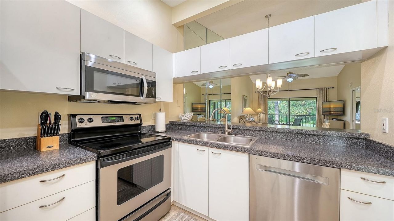 7584 Eagle Creek Drive, Unit 7584, Sarasota, FL 34243 Photo