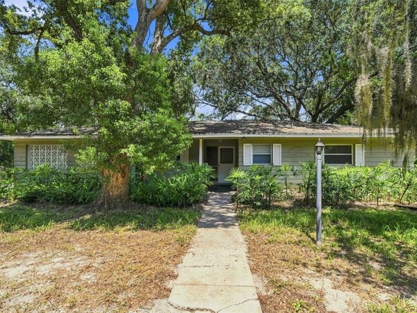 100 PINE CIRCLE DRIVE , LAKE MARY, FL 32746