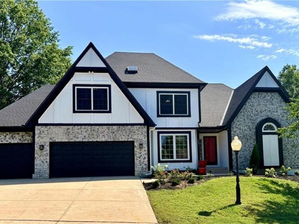 6801 N Quincy Circle, Kansas City, MO 64119