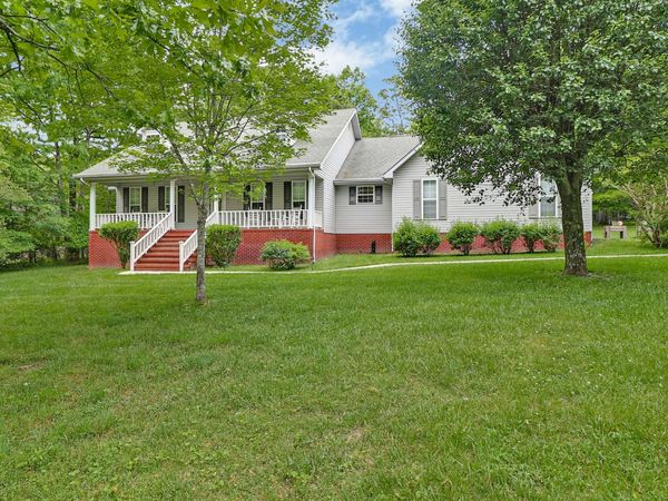 121 Laurelwood Ln , Crossville, TN 38555